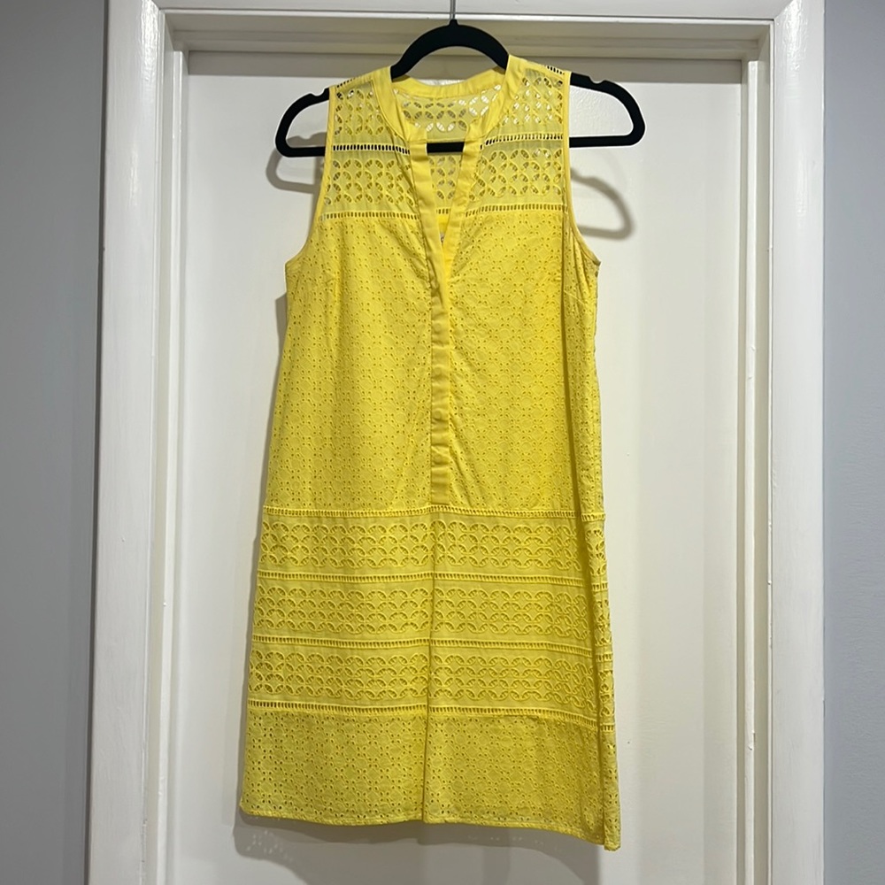 LOFT eyelet sleeveless shift dress; size 0